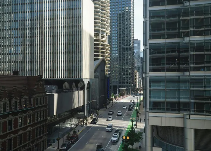 By Marriott Downtown/river North Chicago