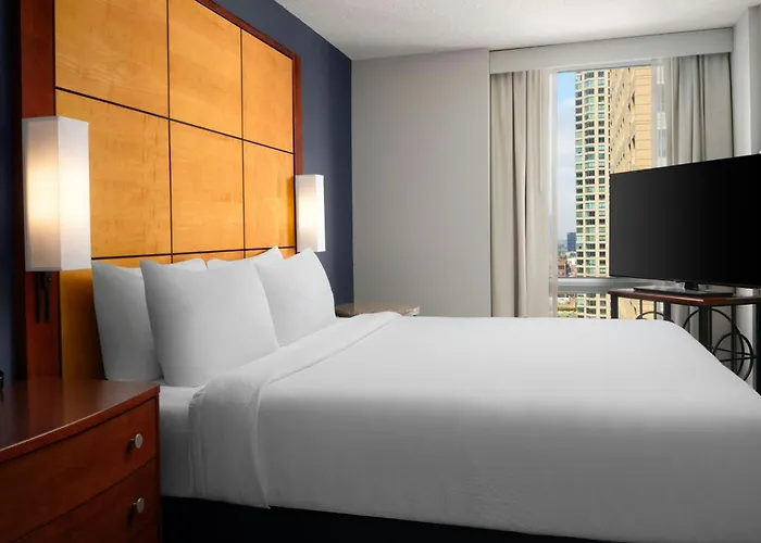 By Marriott Downtown/river North Hotel 3*