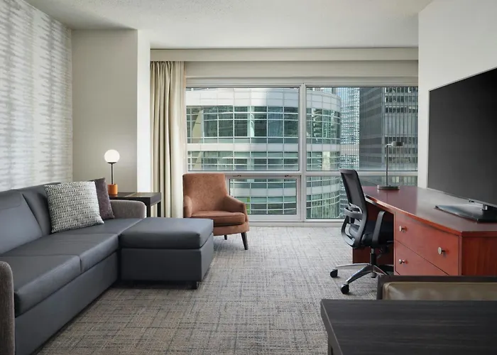 By Marriott Downtown/river North 3*