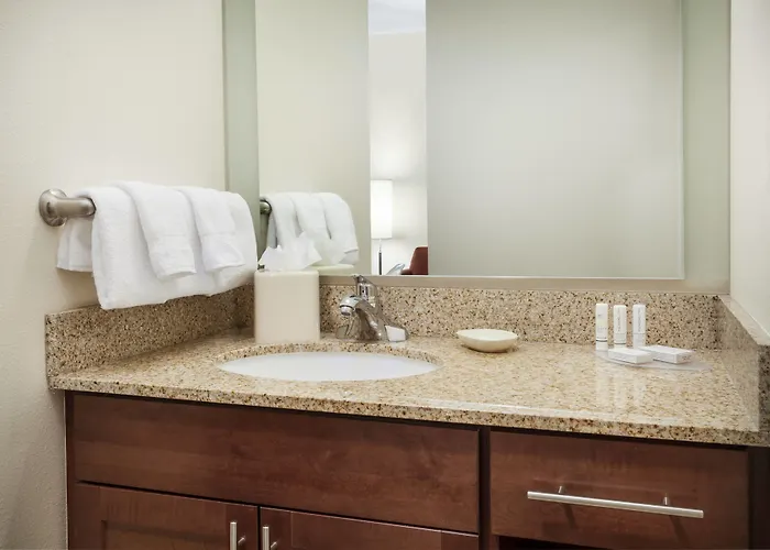 Hotel By Marriott Downtown/river North 3*