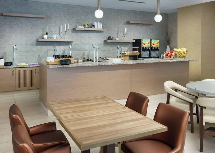 Hotel By Marriott Downtown/river North 3*