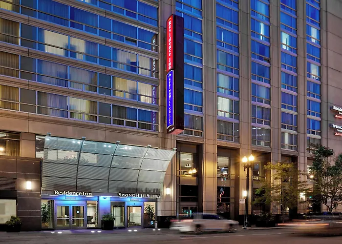 By Marriott Downtown/river North Hotel Chicago