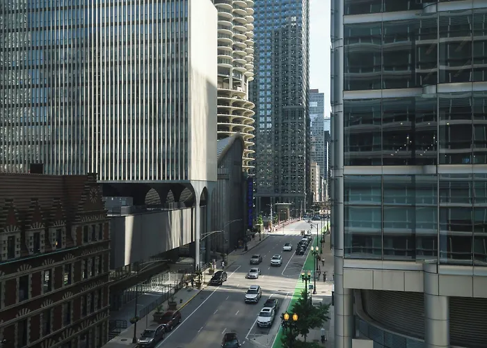 By Marriott Downtown/river North Chicago
