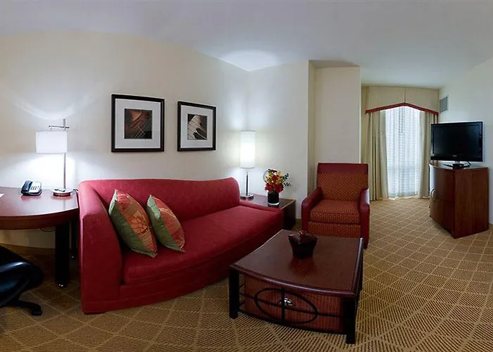 By Marriott Downtown/river North Chicago
