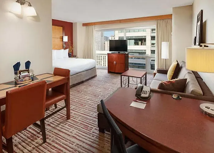 By Marriott Downtown/river North Chicago