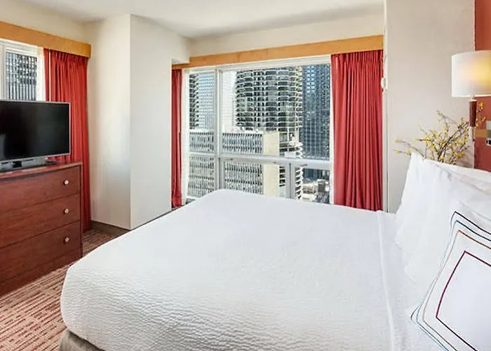 By Marriott Downtown/river North
